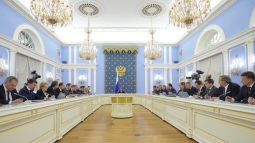 Правительство РФ обеспечит формирование объединениями работодателей и профсоюзами системы независимой оценки квалификации на соответствие профессионал