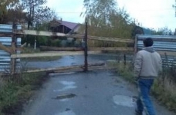В Орловской области остановили произвол властей по строительству многоэтажки посреди общественной дороги