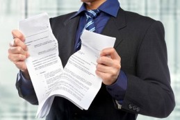 Кадастровый учет и регистрация прав могут быть прекращены только по заявлению лиц, инициировавших такие процедуры