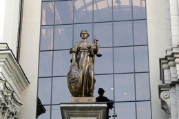 Для приобретения участка земли в собственность необходим хотя бы один документ, подтверждающий её предоставление
