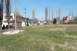 Футбольное поле в Симферополе разделили на участки под ИЖС